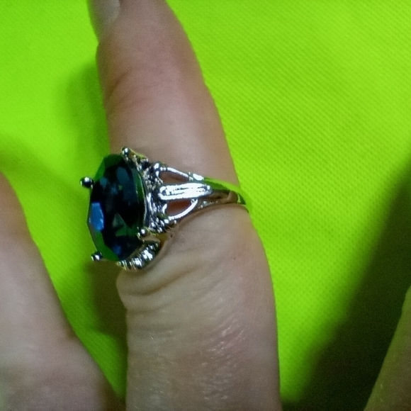 Silvertone blue crystal ring size 8.5 - Picture 3 of 4